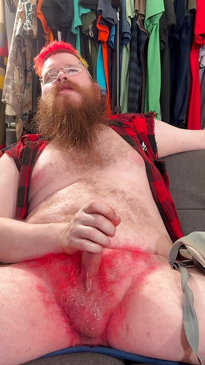 Jacking my musky dick