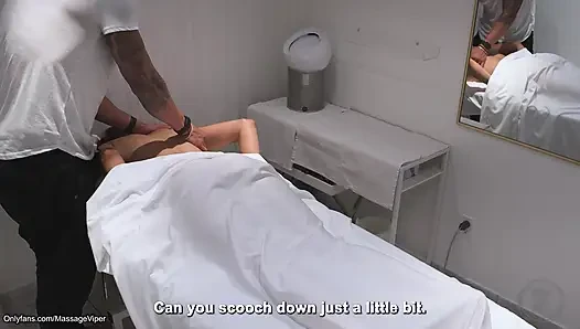 Ehefrau-massage: betrügt ihren ehemann mit dem masseur