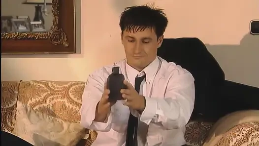 Tiga cewek nakal rambut pirang dientot habis-habisan sama kontol raksasa pria asia 25cm!