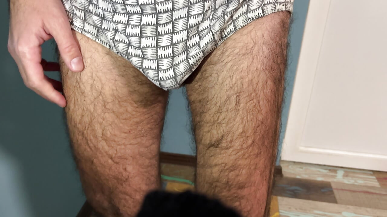 Earl Smile - Hairy Body with Thick Black Winter Socks