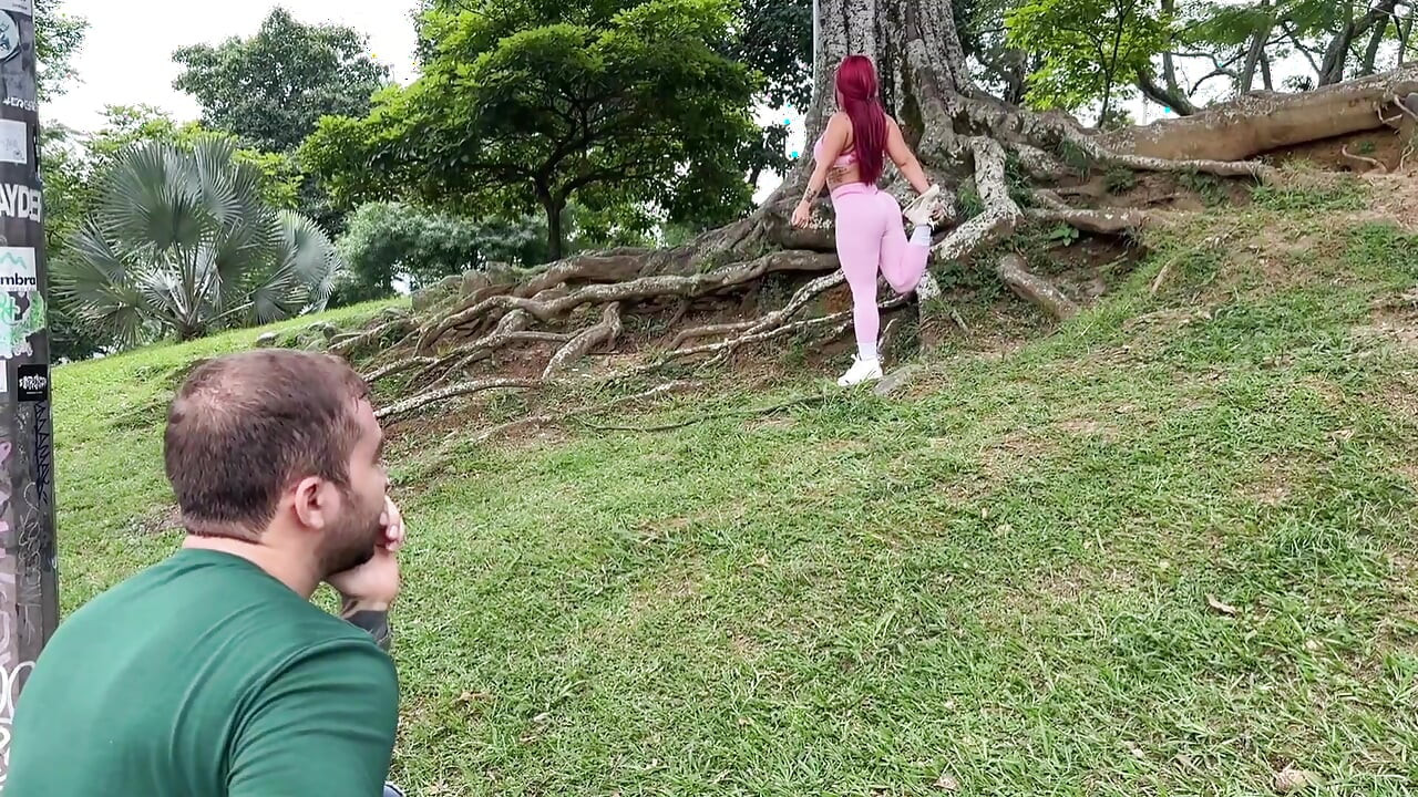 Stranger Fucks Big Ass Young Girl After Gym