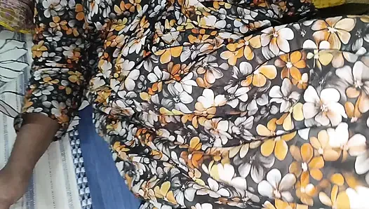 Ibu tiri india bagian-1 dientot habis-habisan sama kontol raksasa pria kulit hitam dan pria ini mengeksploitasi skema penjemputan tua untuk nyepong kontol gadis bangladesh