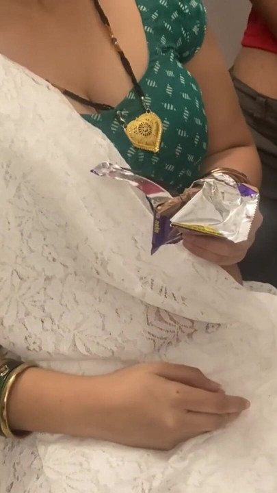 Bhabhi Jaan Ke saath Masti Mein Jo maja hain wo kahi nai hain... | Clip 1