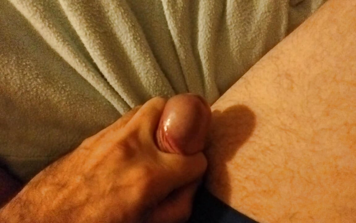 Igranje s mojim kurcem dvjema seksi milficama