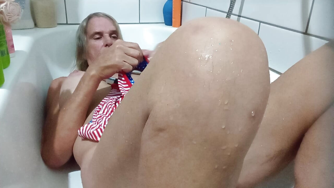 Lizzyyum sd agustus 2026 lagi asik masturbasi mandi
