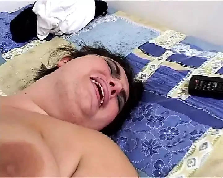 我是一个大荡妇，我的丈夫有一个小鸡巴 #1