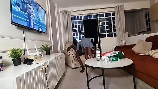 Ratu slimthick goyangin raksasa pria kulit hitam semalam suntuk