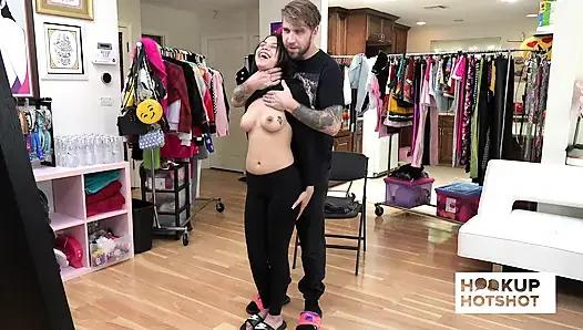 BTS - Maya Bijou cazibesini şehvet dolu bir fotoğraf çekimine getiriyor!