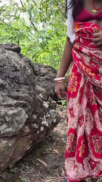Sona bhabhi outdoor fucking with  her brother-in-law, Sali jamaibabu chudachudi bengali audio | Clip 3