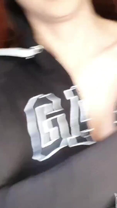 星巴克在车里换取快速性爱？ | 短片 1