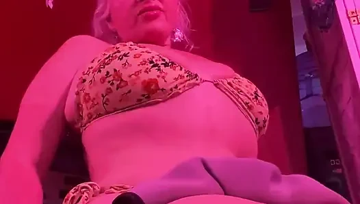 5 Minute Booty Workout and Bikini