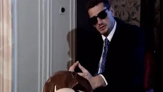 Немецкие шлюшки в кожаных масках занимаются анальным групповом сексом