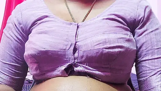 Desi heißer Bhabhi-sex mit Desi Boy in ihrem Schlafzimmer.