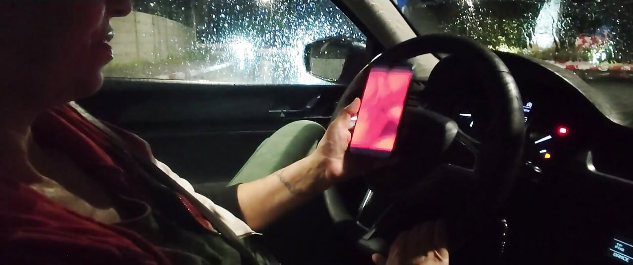 Majdnem elkapták! Kiveri a forgalomban előttem, imádom nézni. Nagy gecilövés!  2. rész