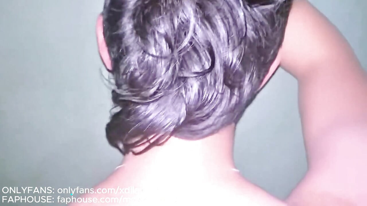 Lelaki lurus mengongkek twink gay tanpa kondom dan memancut ke dalam