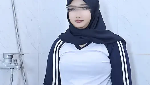 Sister-in-Law Just Come Home After PE Class – Now She is Naked in the Shower Looking Irresistible - Minokiiko