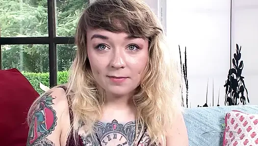 Felicia fisher spielt mit großem behaarten busch! Nasse haarige muschi mit vibrator im höschen & bh spreizen