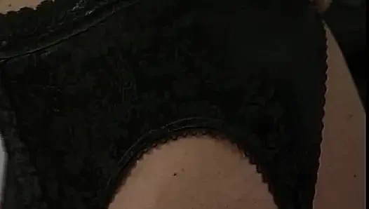 Sie ist eine deutsche dame, die gerne beim casting ihren perfekten körper zeigt