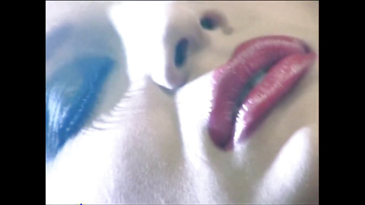 ऑरोरा स्नो द परवर्ट हू प्ले