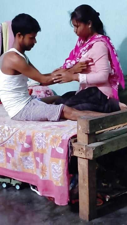 Desi: grande pau grande mamilo possy
