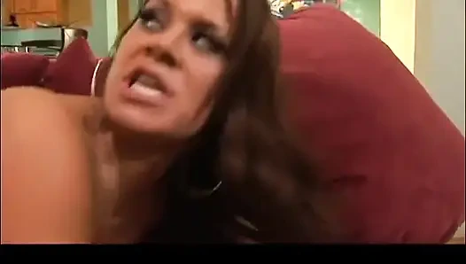 Очаровательную тинку трахают и кончают на лицо