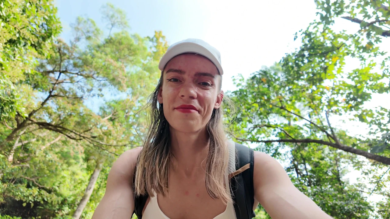 Sıska trans olya mayer ile seksi hikking
