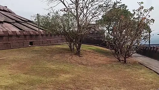 Güzel Sarışın Olgun Eş Gününün Tadını Çıkarıyor