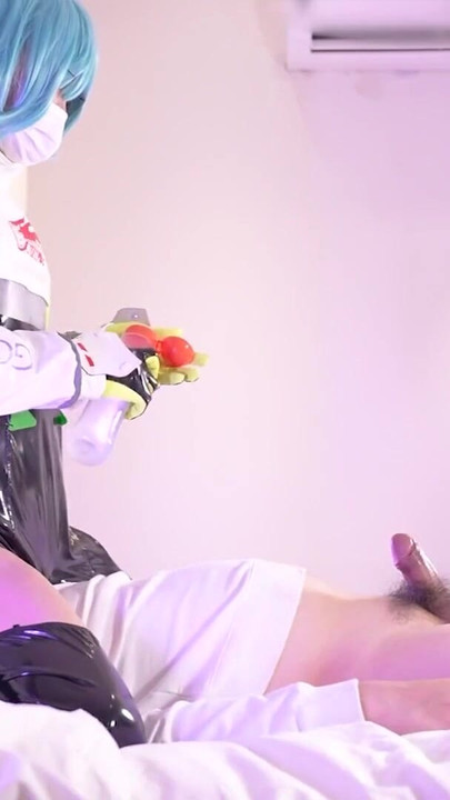 Zapanjujući trenutak iz "Sjedenje na licu s tajicama, Hatsune Miku Race kraljica cosplayerka, hentai japanski shemale cosplay 8"