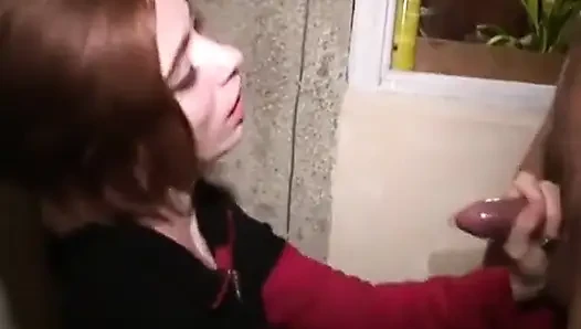 У Матильды срочное желание трахаться!
