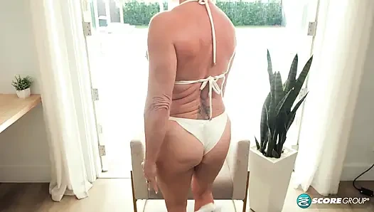 Jean Los 62-jährige nackte titten und gefingerte muschi zeigen