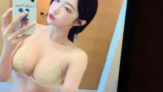 실패한 한국 아이돌 창녀 현아에게 cumming