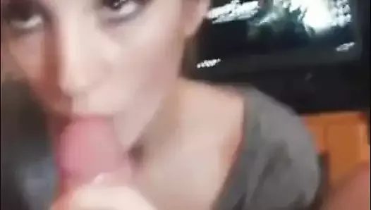 Gorgeous girlfriend really wants to swallow her bf cum