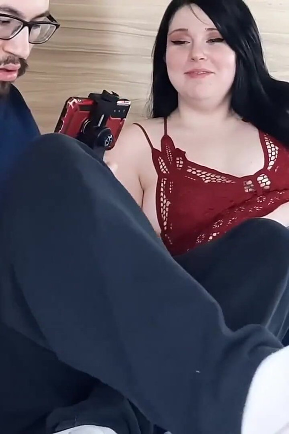 安吉麗娜·伊莉莎白 - 第二部分 - 近距離