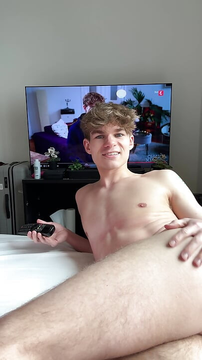 Fit onlyfans twink frosty in live TV