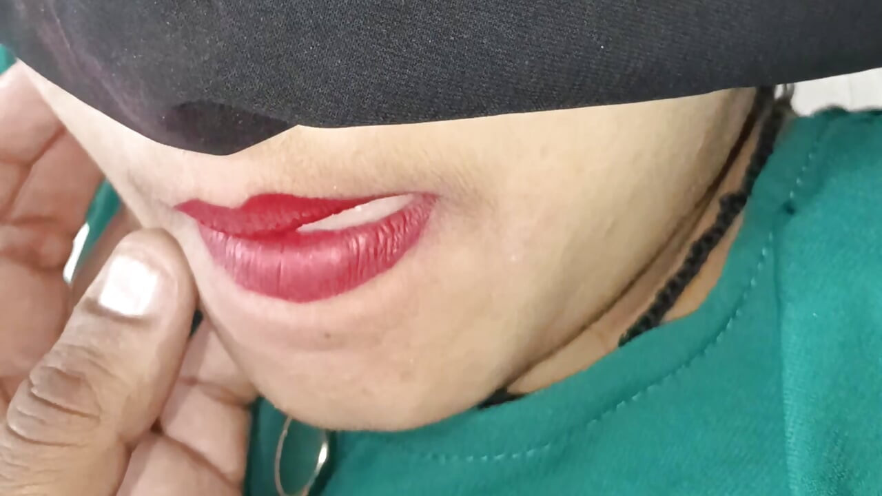 Muslim ladki ke rasile hotho ko chusa - kissing video