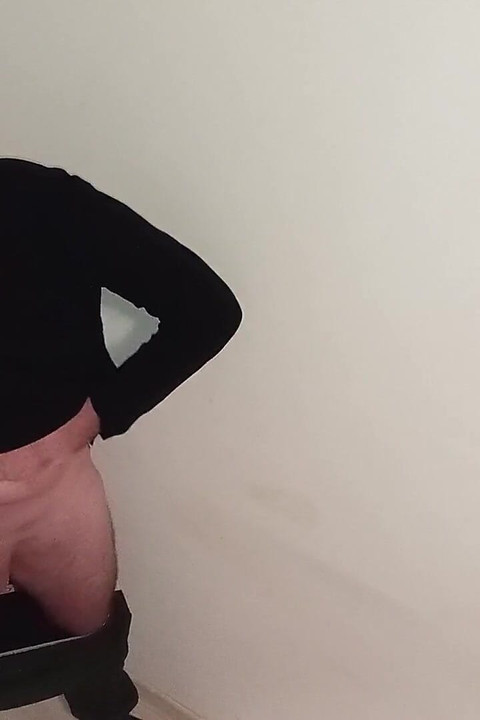 หนุ่มเซ็กซี่มากชักว่าวจนน้ําแตก