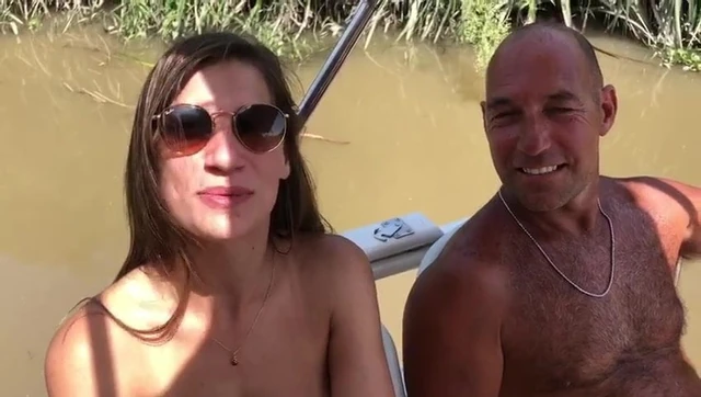 Scorts en el bote