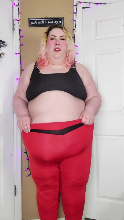 Oops! Moje sikanie kapie mi po nogach.