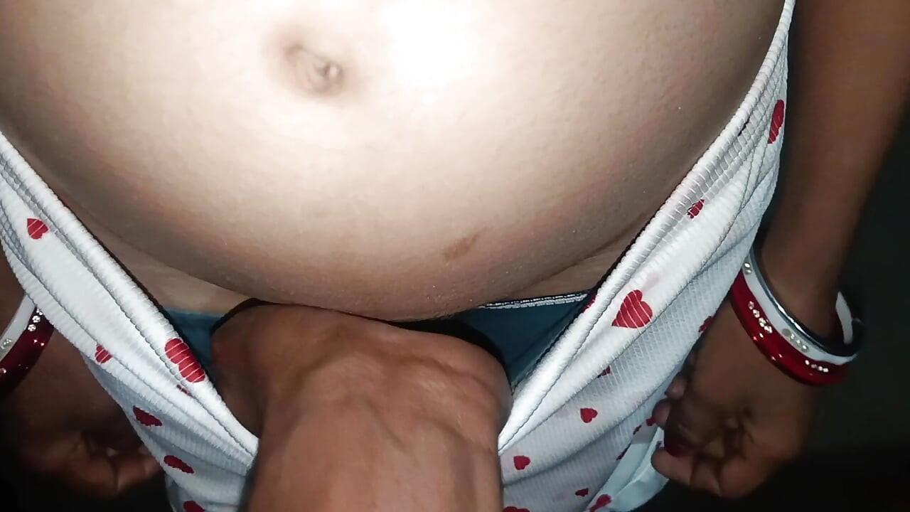 집에서 혼자 있는 동안 집에서 BF 거유 인도 자지를 원하는 인도 ZaaraParween