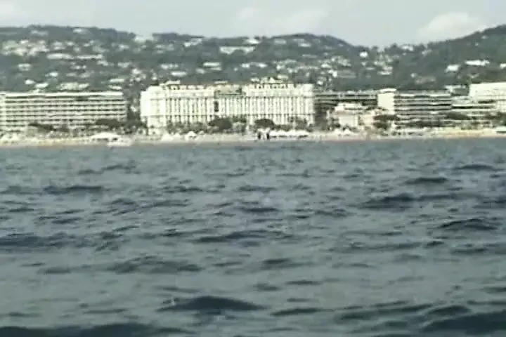 在海上的船上做爱