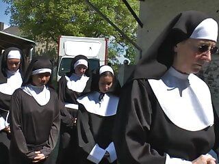 Notgeile Nonnen - episod 1
