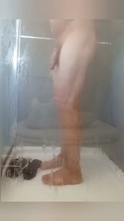 Kontol besar di kamar mandi