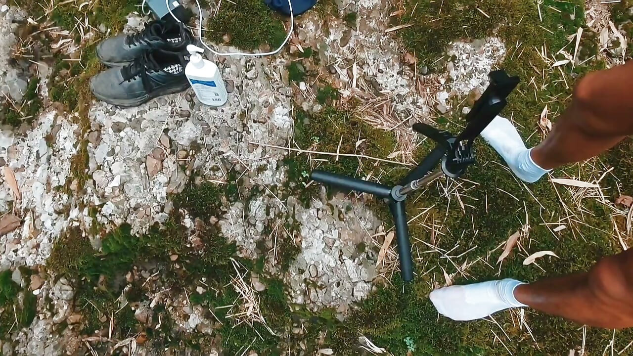Azijski super dečak se izaziva da masturbira, svrši i pojede spermu na planinskom vidikovcu
