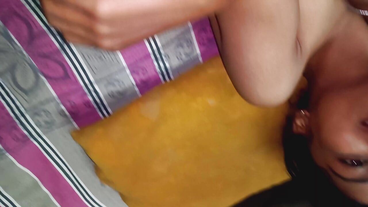 A Garota Virgem Nativa Foi for Çada a Fazer Sexo E Chupou Muito Pau