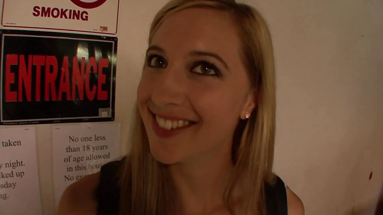 Cutie comes over to neighbor for hot sex
