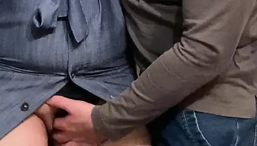 Sapık üvey erkek kardeş metroda amımı ovuyor