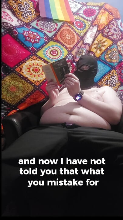 Crossdresser čitanje i striptiz
