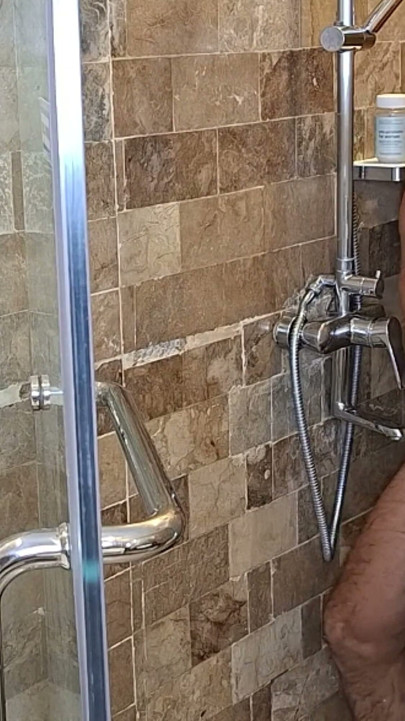 Pequeña Asiática En Un Resort Tropical Desierto - Mamada Bajo El Agua, Baño Y Sexo En La Ducha - Chorreo De Leche Burbujeante
