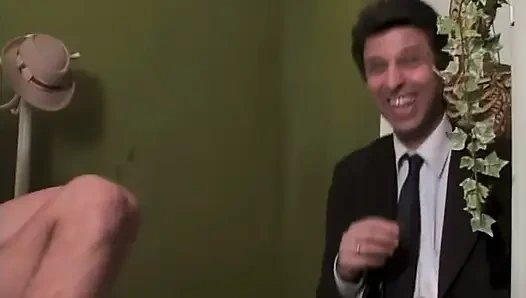 Врач Знает, Как Лечить Пациента