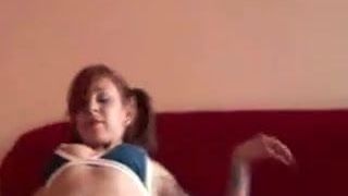 Сексуальная девушка в любительском видео